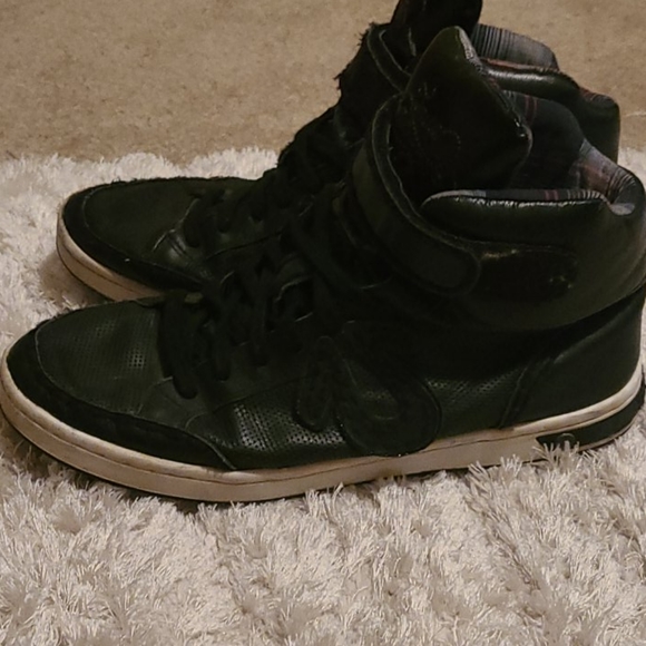 True Religion Hightop shoes - Picture 3 of 7